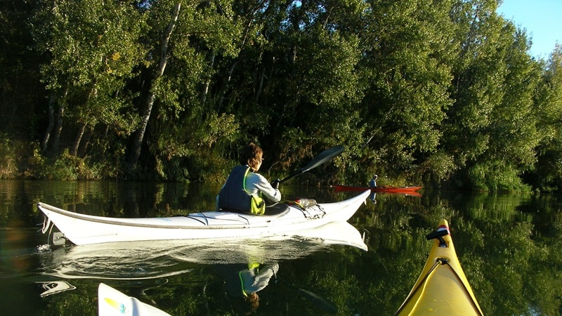 95 PERMISO PARA NAVEGAR EN KAYAK EN PANTANOS Y RIOS PODCAST PLANETA KAYAK kayak por un rio necesitas permiso